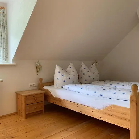 Biohof Laussnitzer In Rennweg Farm stay Rennweg am Katschberg